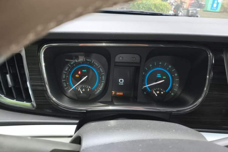 Used Buick GL8 2011 3.0L XT Luxury Business Flagship Edition Instrument Cluster