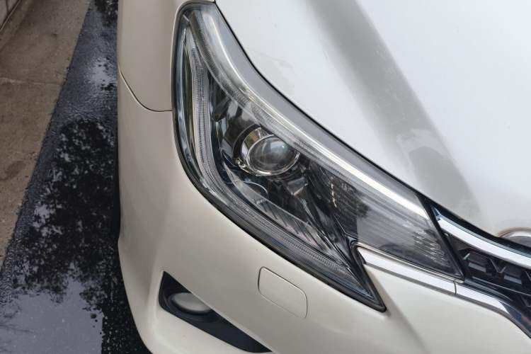 Used Toyota Reiz 2013 2.5V Shangrui Edition Right Front Headlight