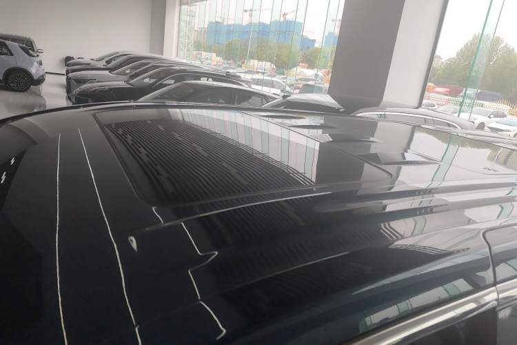 Used VOYAH Dream 2025 PHEV Four-Wheel-Drive Flagship Kunpeng Edition
