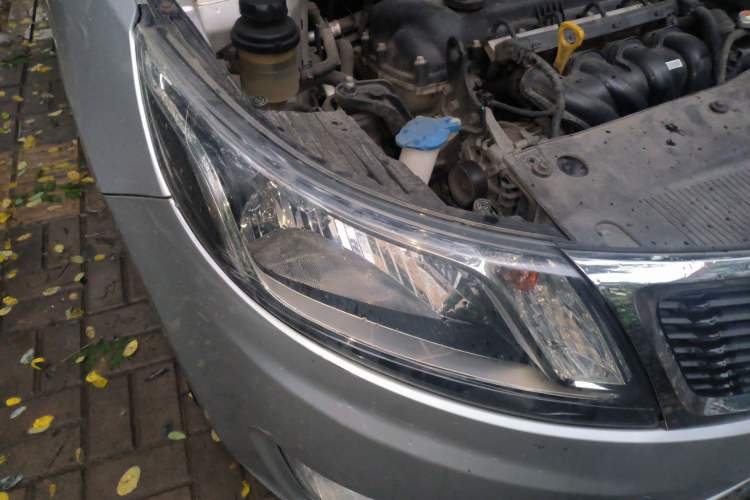 Used Kia K2 2012 Sedan 1.4L MT GLS Commemorative Edition Right Front Headlight