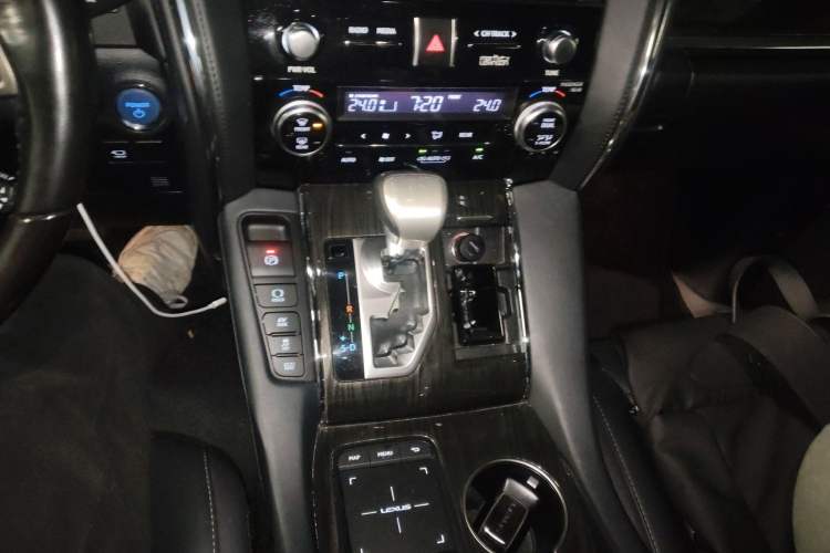 Used Lexus LM 2020 300h Seven-Seat Elegant Edition