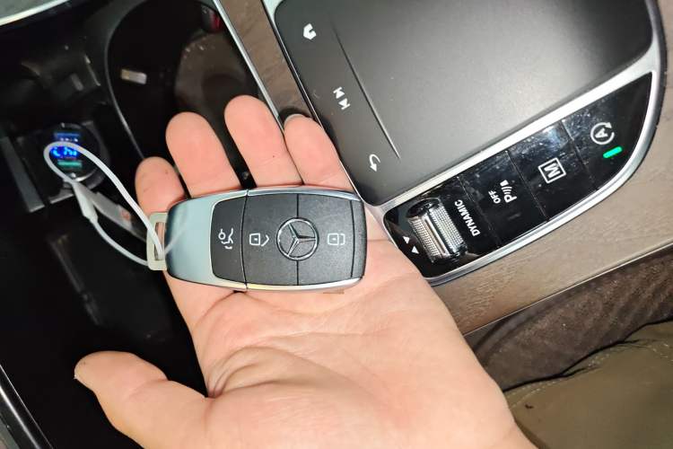 Used Mercedes-Benz GLC 2022 Second Facelift GLC 260 L 4MATIC Luxury Edition Vehicle Key