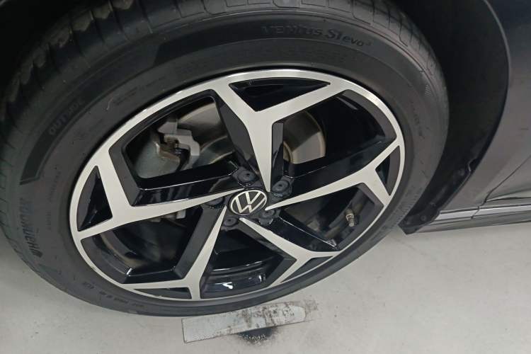 Used Volkswagen Magotan 2023 2 Million Units Commemorative Edition 330TSI DSG Luxury Version
