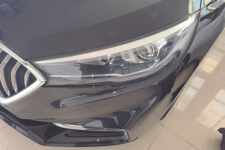 Used Hongqi H5 2022 Classic Model Facelift 1.5T DCT Qiyun Edition Left Front Headlight