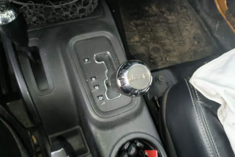 Used Jeep Wrangler 2013 3.6L Sahara Four-Door Edition
