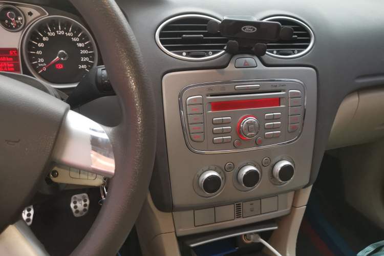 Used Ford Focus 2013 Sedan Classic 1.8L Manual Base Model
