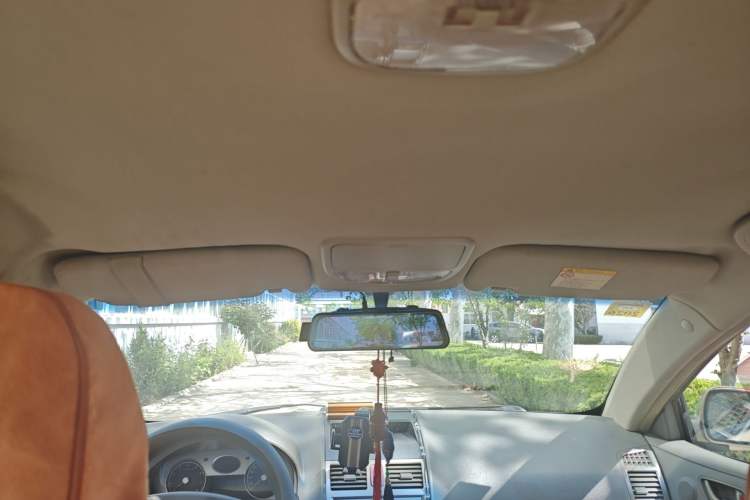 Used Geely Auto Classic Emgrand 2010 Sedan 1.8L Manual Standard Model Headliner