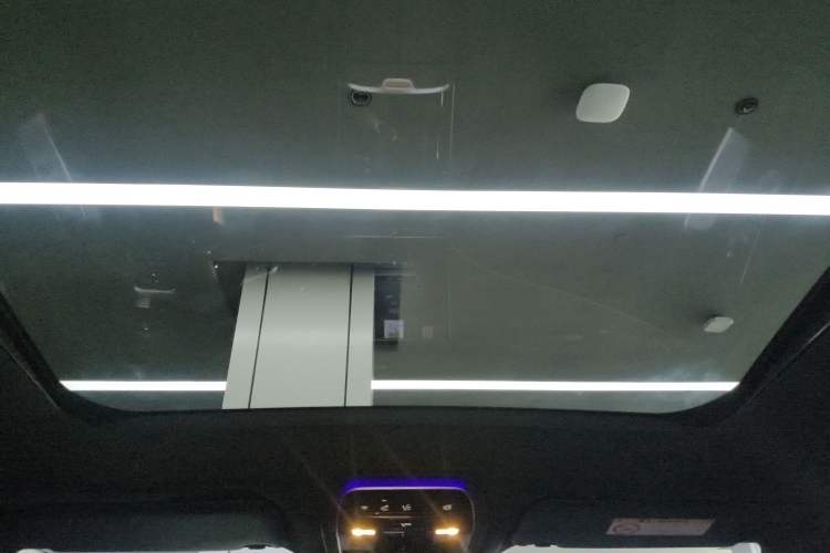 Used Mercedes-Benz EQE SUV 2023 350 4MATIC Pioneer Edition Headliner