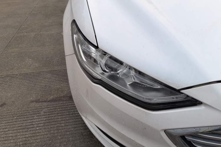 Used Ford Mondeo 2017 EcoBoost 180 Stylish Model Right Front Headlight