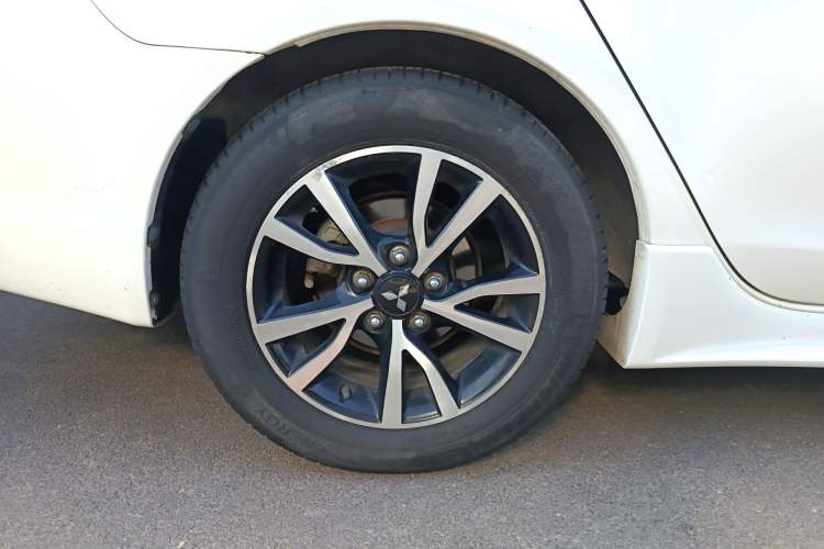 Used Mitsubishi Lancer EX 2015 1.8L Manual ZhiShang Edition China IV Right Rear Wheel Hub