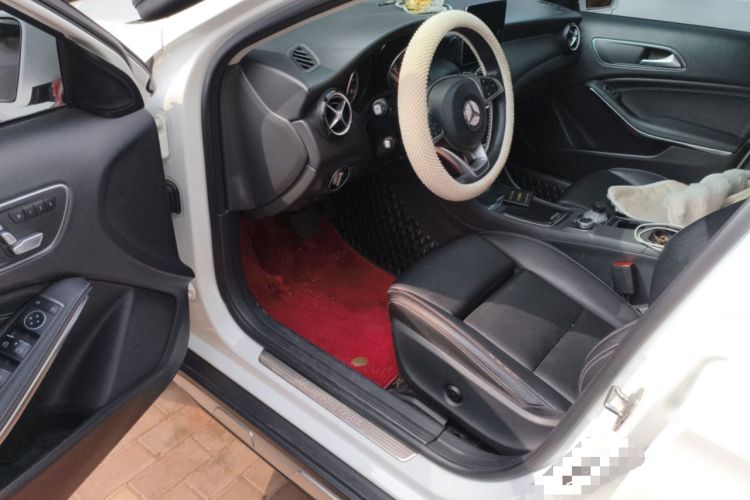 Used Mercedes-Benz GLA 2019 GLA 200 Dynamic Edition Driver Seat