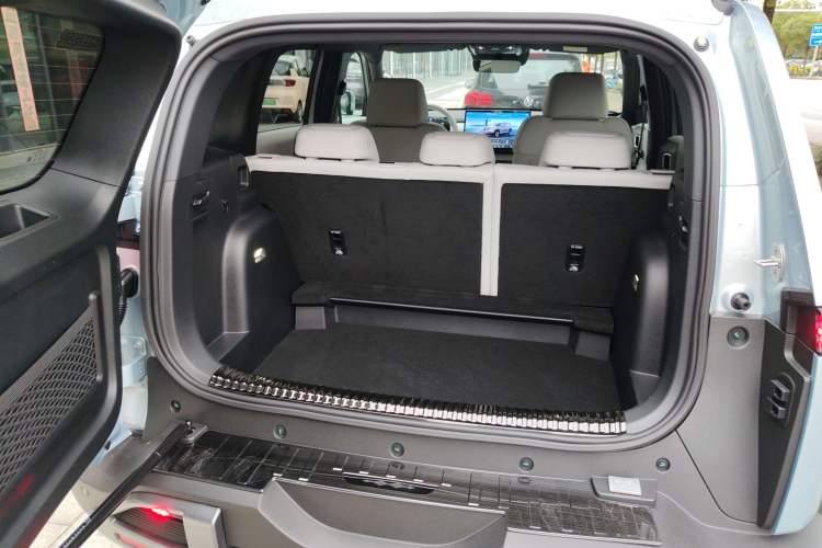 Used Formula Leopard Titanium 3 2025 501 km All-Wheel Drive Intelligent Driving Max Edition
