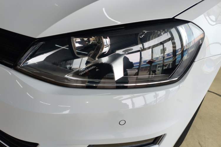 Used Volkswagen Golf 2017 1.6L Automatic Comfort Million-Vehicle Anniversary Edition