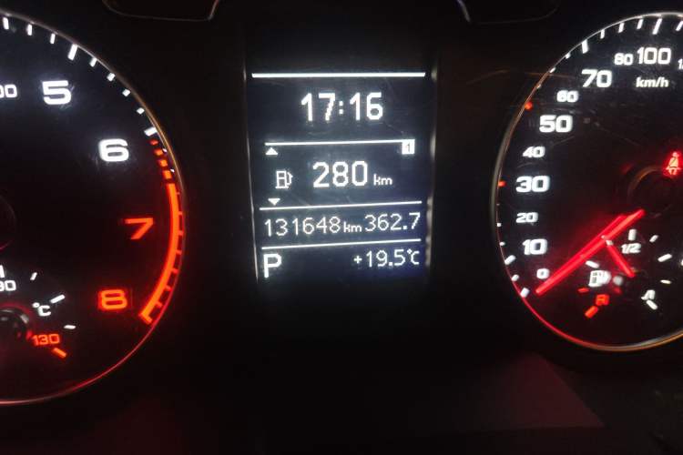 Used Audi Q3 2016 30 TFSI Standard Model Odometer Close Up