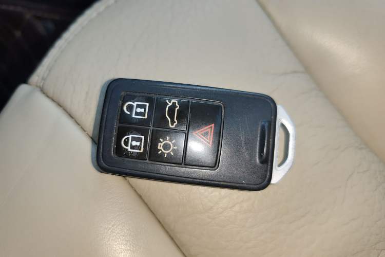 Used Volvo XC60 2013 T5 Comfort Edition Vehicle Key