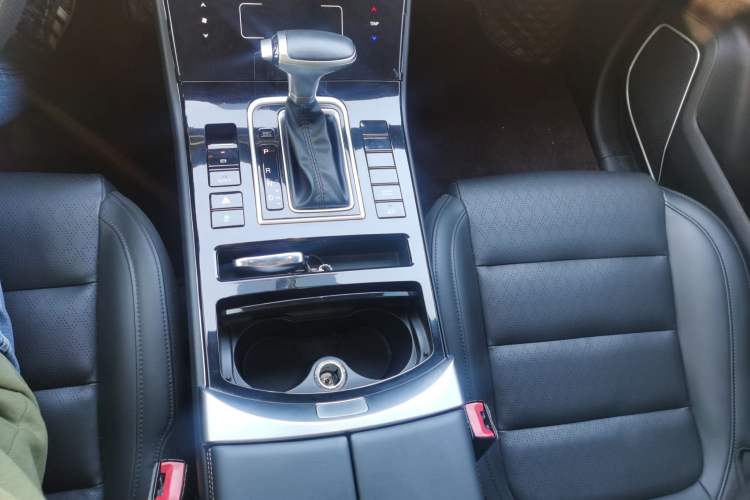 Used Dongfeng Fengon ix7 2020 2.0 TGDI Automatic Two-Wheel Drive Urban Luxury Edition