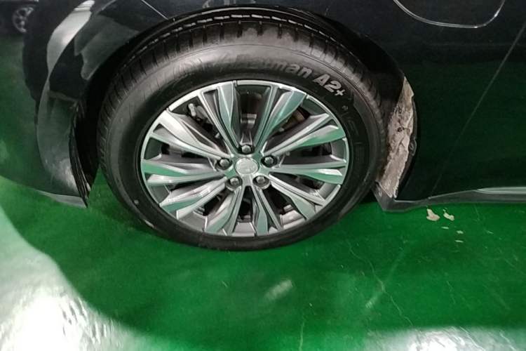 Used Hongqi E-QM5 2022 431 km Charge & Enjoy Edition