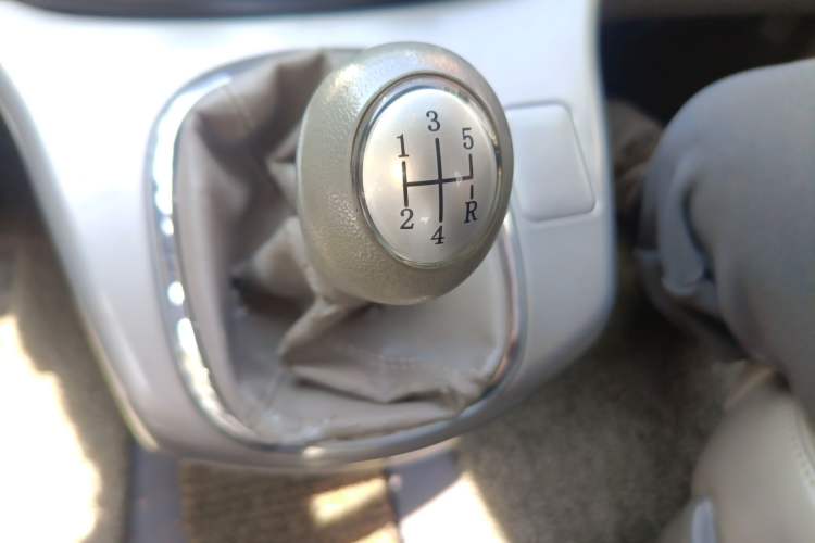 Used FORTHING Lingzhi 2015 M5 Q3 2.0L 7-seat Long-Wheelbase Luxury Model
