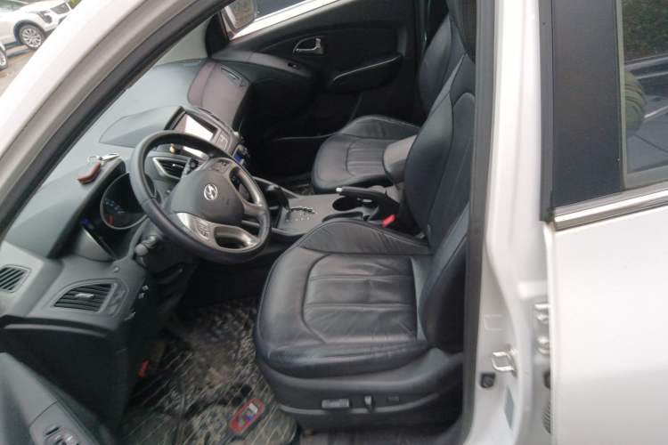 Used Hyundai ix35 2015 2.0L Automatic 2WD Smart Type China IV
