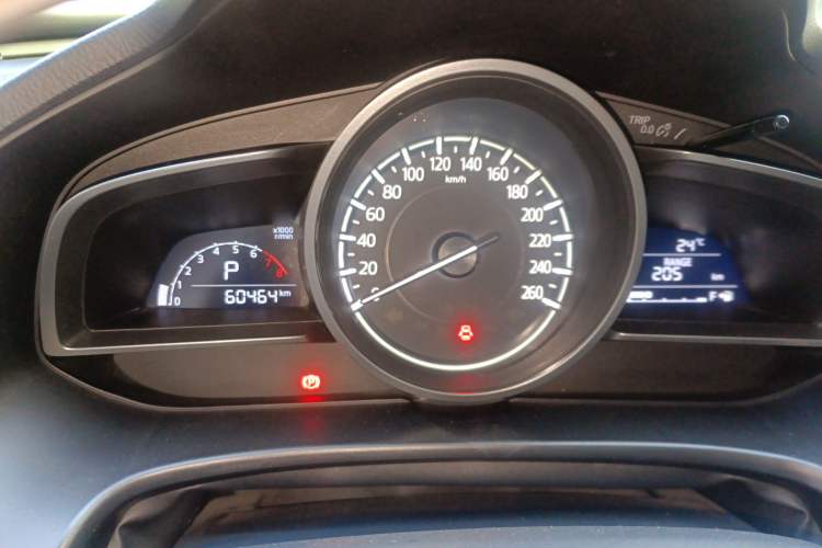 Used Mazda 3 Axela 2017 Sedan 1.5L Automatic Luxury Model China VI Standard
