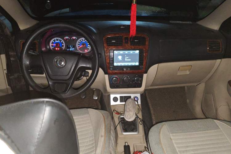 Used Dongfeng Fengon 330 2014 1.5L Manual Utility Version DK15
