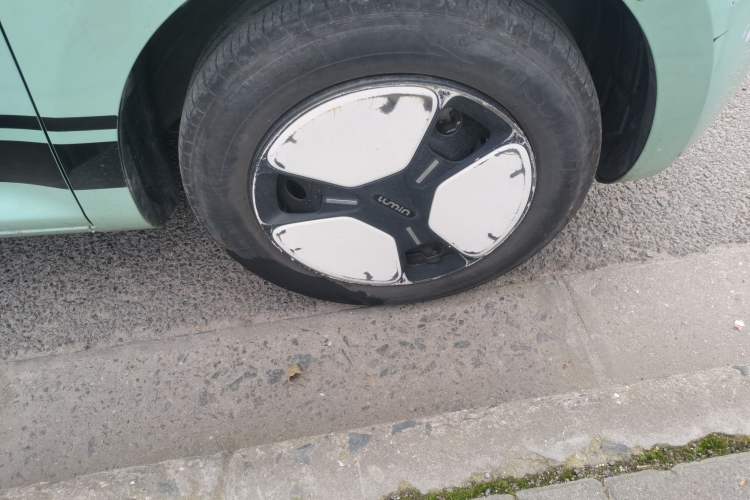 Used CHANGAN NEVO Lumin 2022 210km Sweet Edition Right Front Wheel Hub