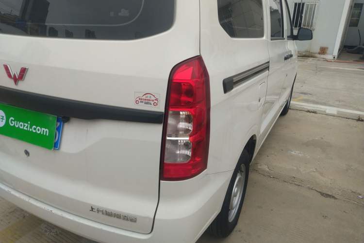 Used Wuling Hongguang V 2022 1.5L Jingqu Version Hydraulic Power Steering LAR Right Rear Taillight