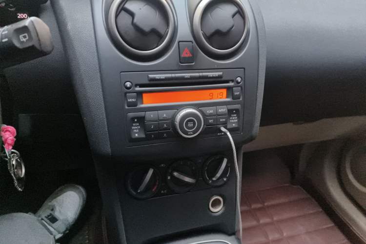 Used Nissan Qashqai 2012 1.6XE Wind 5MT 2WD Audio And AC Panel