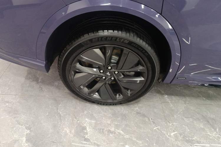 Used Li Auto L9 2024 Ultra Model Right Rear Wheel Hub