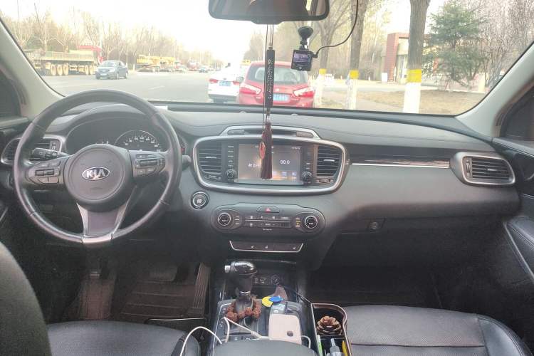 Used Kia Sorento 2015 Sorento L 2.4L Gasoline 4WD Elite Edition 5 Seats China IV Standard