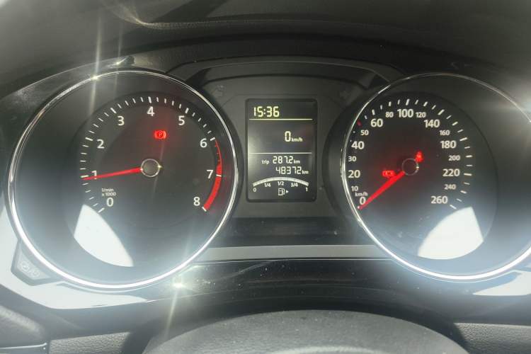 Used Volkswagen Sagitar 2018 1.6L Manual Comfort Model Odometer Close Up