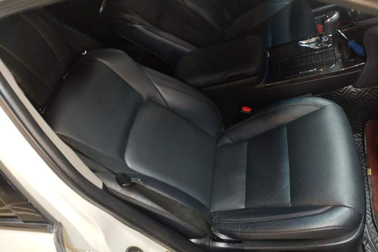 Used Toyota Crown 2015 2.0T Fashion Edition
