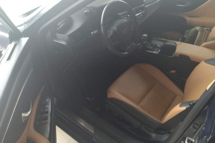 Used Lexus ES 2021 200 Excellence Edition
