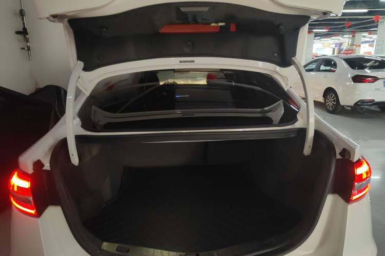 Used Ford Mondeo 2018 EcoBoost 180 Smart Control Fashion Model China VI Standard
