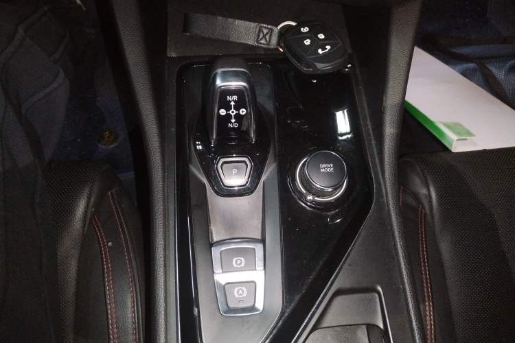 Used Lynk & Co 03 2018 1.5TD DCT JingPro Edition China V Standard Gear Lever