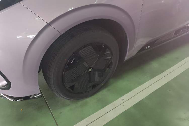 Used ARCFOX T1 2025 Model 425 PRO
