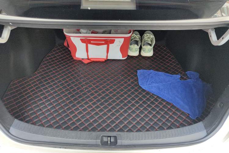 Used Toyota Levin 2019 Dual-Engine 1.8H E-CVT Luxury Edition China VI Standard
