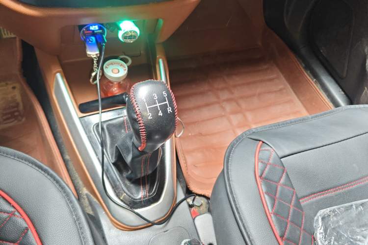 Used Geely Auto Diamond 2016 1.5L Manual Elite Edition Gear Lever