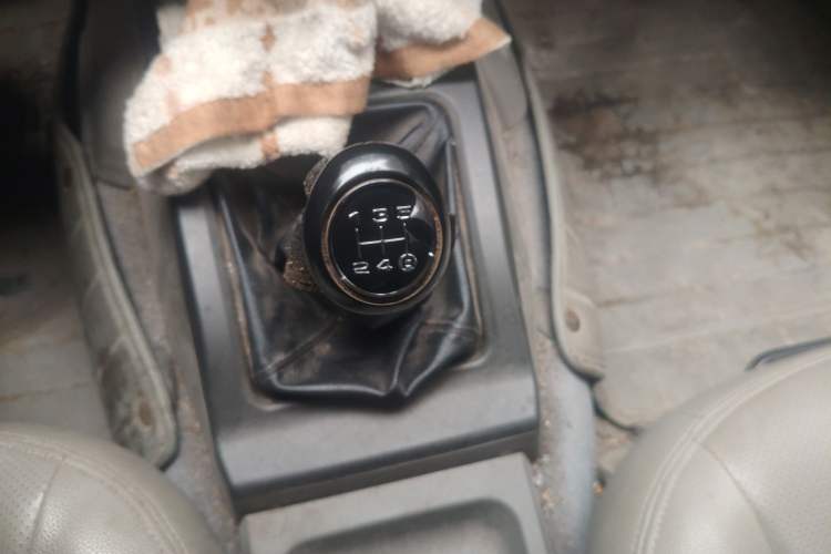 Used Great Wall Wingle 5 2014 2.8T Entry-Level Big Double-Cab GW2.8TC Gear Lever