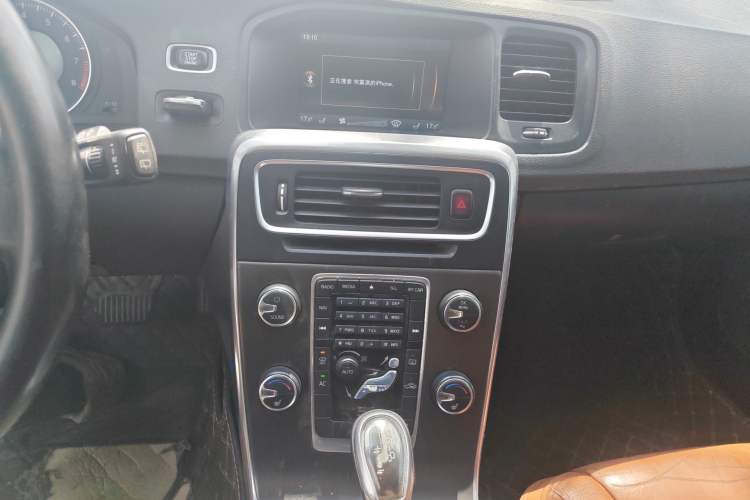 Used Volvo V60 2013 T5 Zhiya Edition