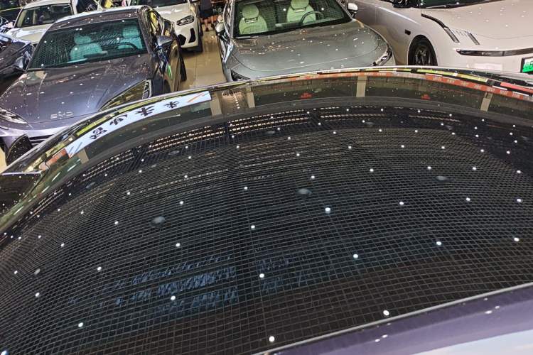 Used Avatr 06 2025 Ultra Pure Electric Edition Roof