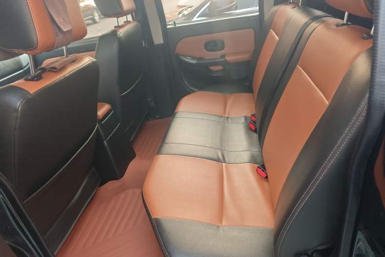 Used JMC Baodian 2018 2.9T New Value-Packed Two-Wheel-Drive Diesel Comfort Version with Standard Cargo Bed – JX4D30B5L