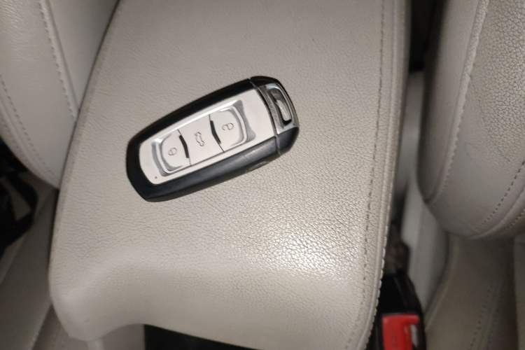 Used Geely Auto Emgrand 2016 Sedan 1.5L CVT Luxury Model