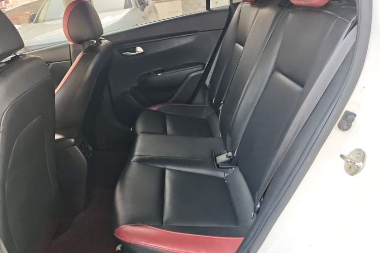 Used Kia KX Cross 2017 1.4L AT GLS
