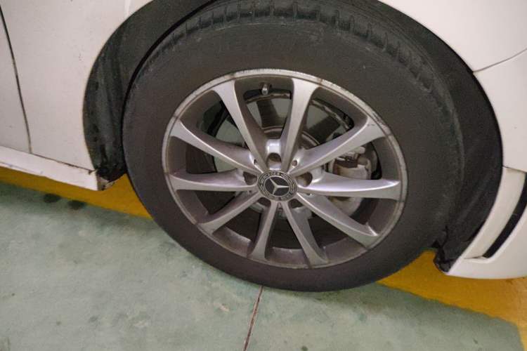 Used Mercedes-Benz A-Class 2020 Restyled A 200 L Sport Sedan Fashion Version Right Front Wheel Hub