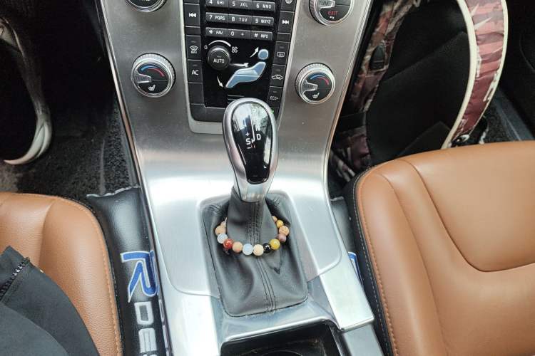 Used Volvo S60 2017 S60L T4 Smart Range Edition Gear Lever