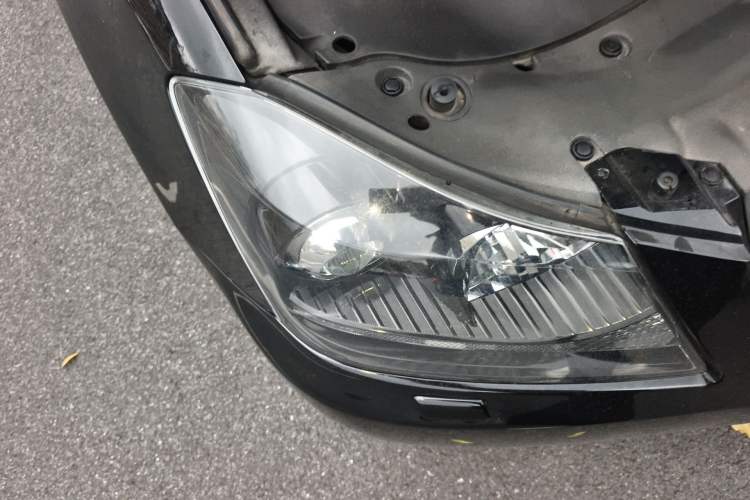 Used Toyota Crown 2011 2.5L Royal Special Edition with Leather and Sunroof
