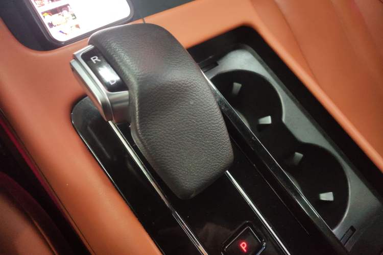 Used Hima AITO M7 2024 1.5T Intelligent Driving Rear-Drive Pro Version 6 Seats Gear Lever