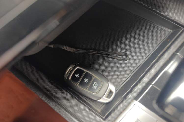 Used Hyundai Elantra 2021 1.5L CVT GLX Elite Edition Vehicle Key