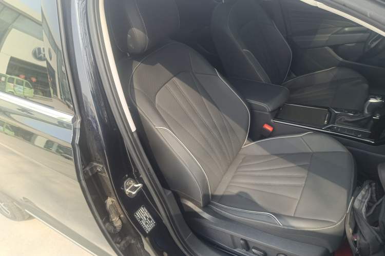 Used Volkswagen Passat 2024 330TSI Elite Edition Right Front Seat